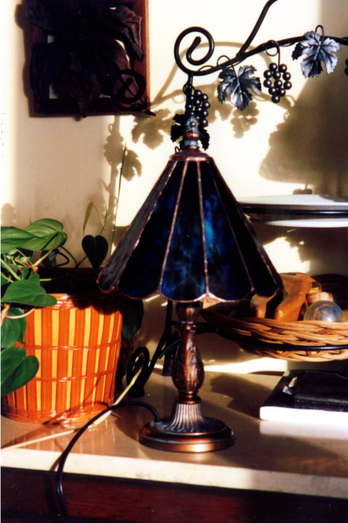 2002-10 lamp1